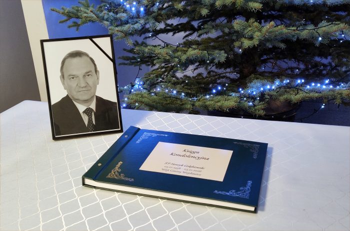 Miniaturka artykułu Księga kondolencyjna ku czci Ś.P. Henryka Gołębiowskiego