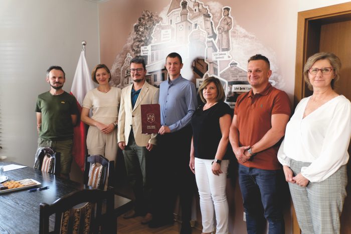 Miniaturka artykułu Podpisano umowę na modernizację Domu Kultury w Wojsławicach
